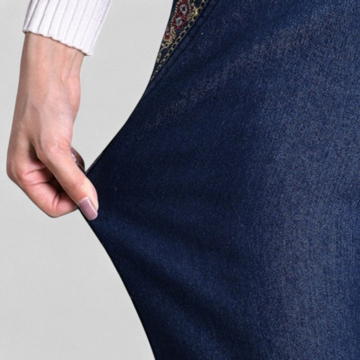 Elastyczne jeansy Śnieżka – komfort i styl